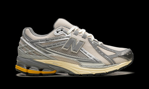 1906R "Metallic Silver Yellow"